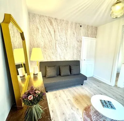 L Etoile Confort A Gare Classe 3 Etoiles Apartmán Épinal